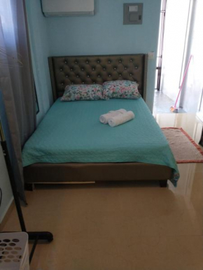 Laguna-Private Studio With Air Condition with queen bed